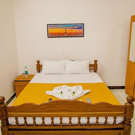 Maison Blanche Near Rock Beach Hotel ปอนดิเชอรี ภายนอก รูปภาพ