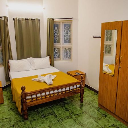 Maison Blanche Near Rock Beach Hotel ปอนดิเชอรี ภายนอก รูปภาพ