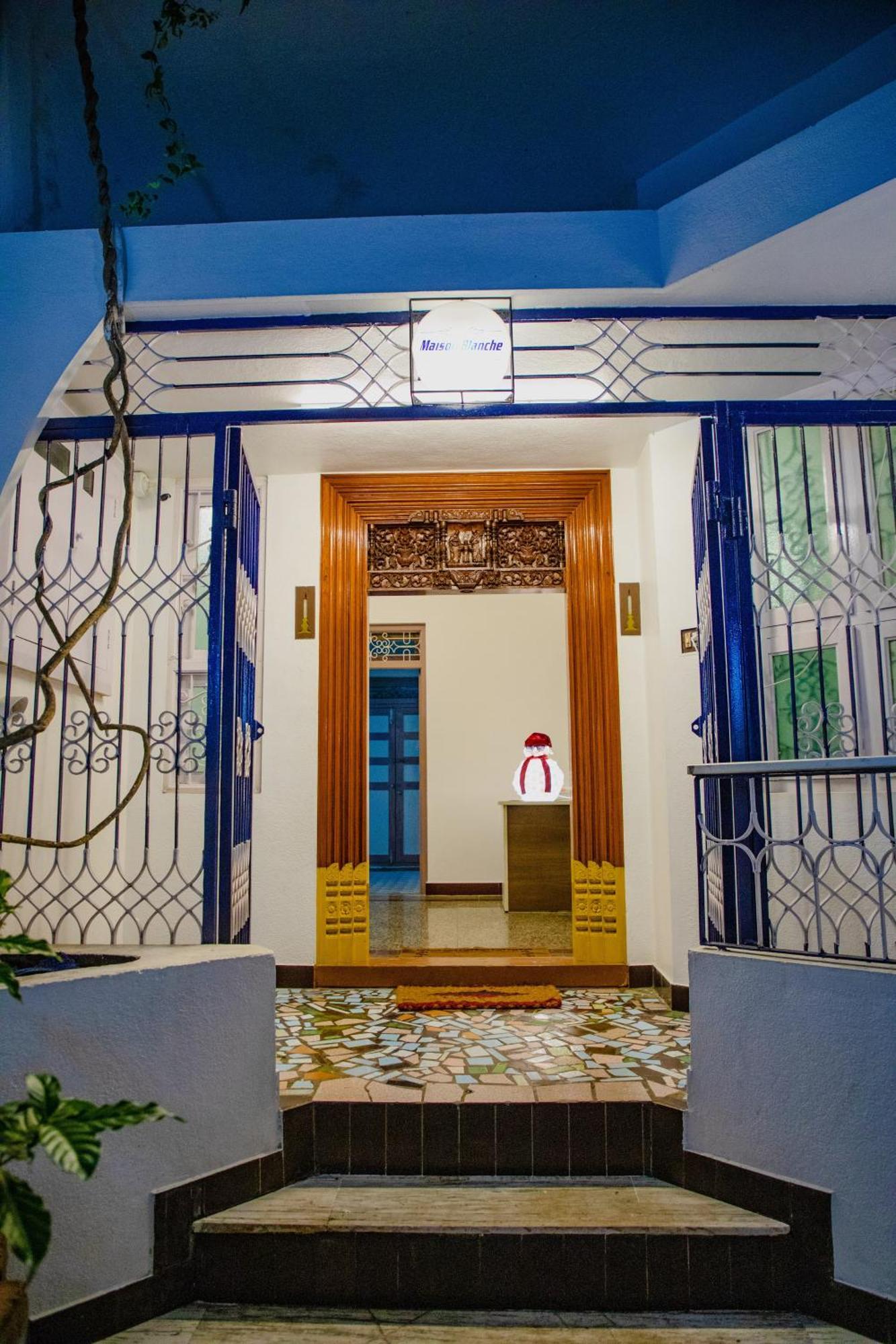 Maison Blanche Near Rock Beach Hotel ปอนดิเชอรี ภายนอก รูปภาพ